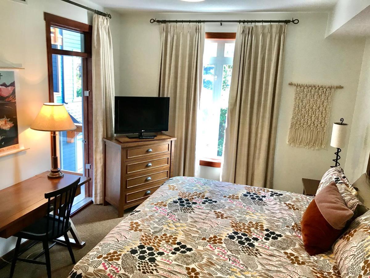 Luxurious & Spacious Mountain Retreat 캔모어 외부 사진